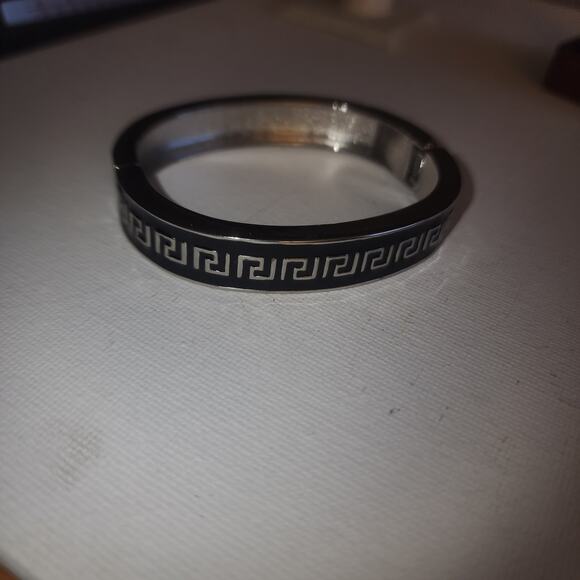 GREEK KEY PATTERN BANGLE CUFF SILVER BRACELET - Picture 1 of 4